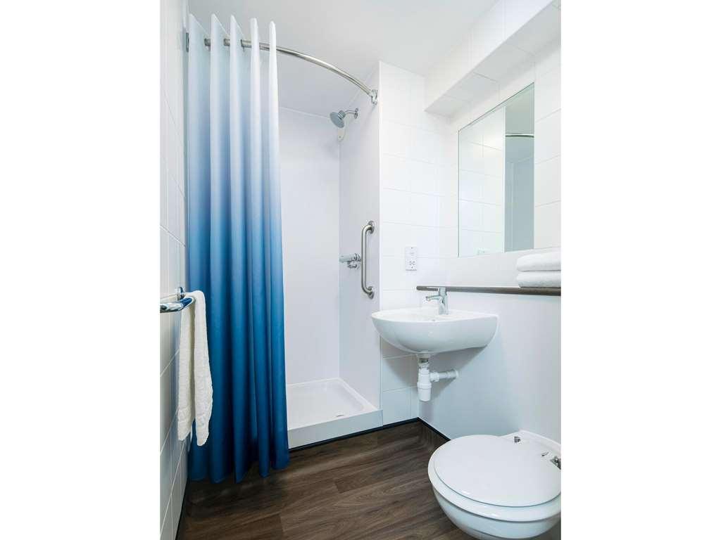 Travelodge Cambridge Central Room photo