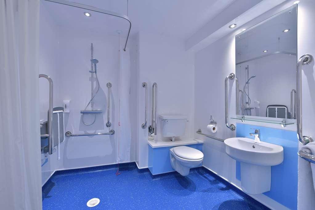 Travelodge Cambridge Central Room photo